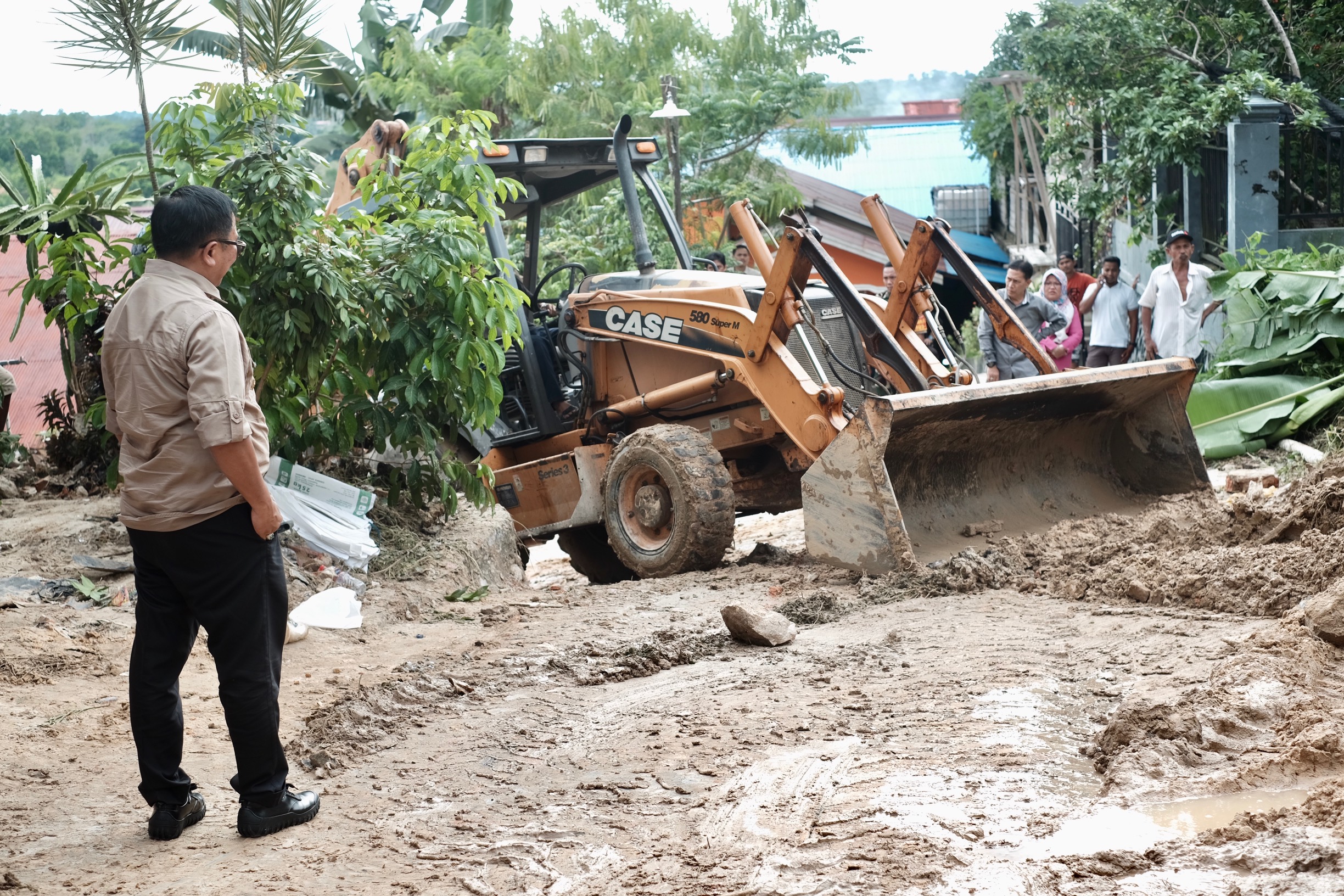 Wali Kota Balikpapan Awasi Langsung Pembersihan Bekas Longsor di Telindung